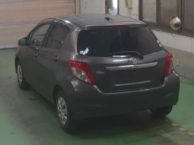 TOYOTA VITZ