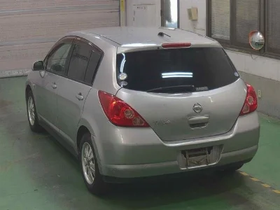 NISSAN TIIDA