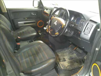 MITSUBISHI DELICA D5