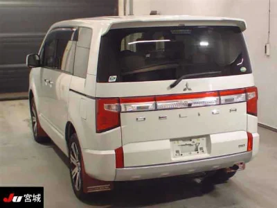 MITSUBISHI DELICA D5