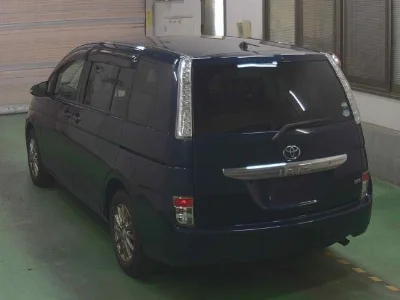 TOYOTA ISIS