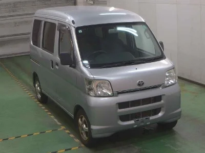 TOYOTA PIXIS VAN