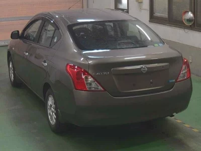 NISSAN TIIDA LATIO