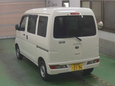TOYOTA PIXIS VAN