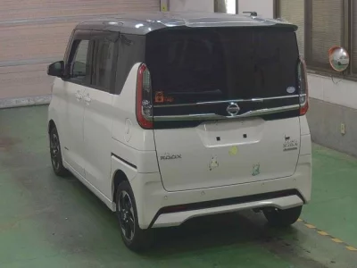 NISSAN ROOX