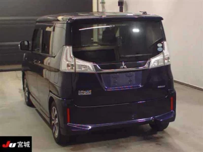 MITSUBISHI DELICA D2