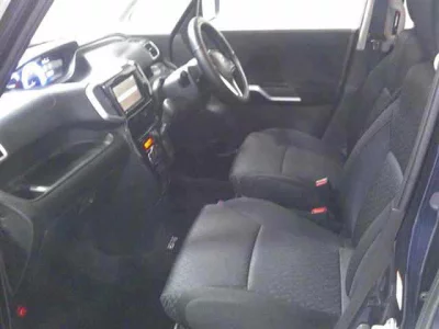 MITSUBISHI DELICA D2