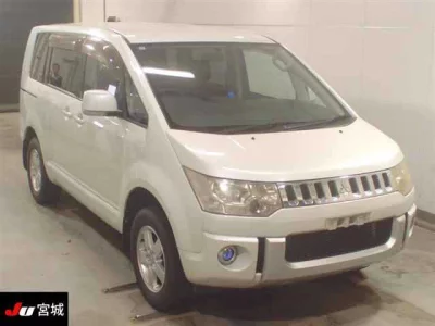 MITSUBISHI DELICA D5