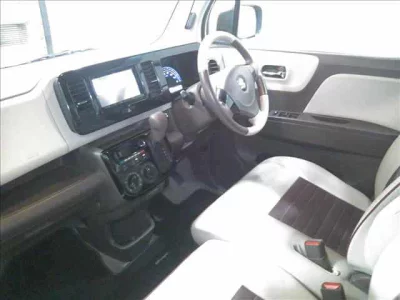 SUZUKI MRWAGON