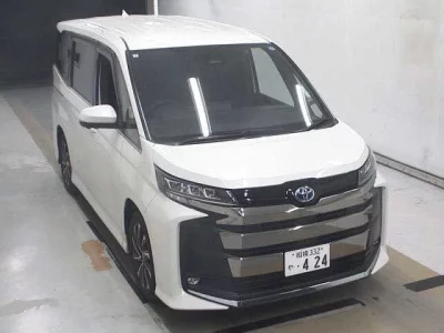 TOYOTA NOAH