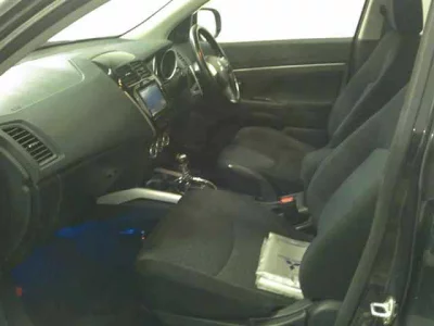 MITSUBISHI RVR
