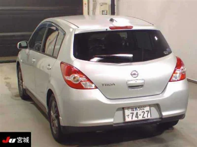NISSAN TIIDA