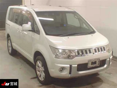 MITSUBISHI DELICA D5