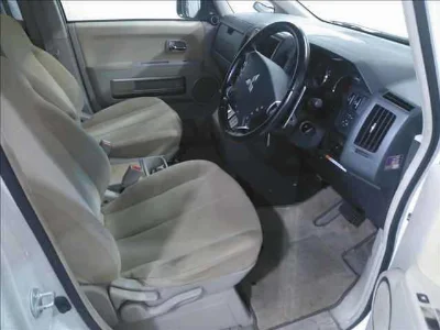 MITSUBISHI DELICA D5