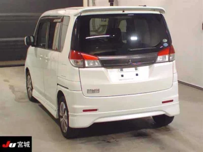 MITSUBISHI DELICA D2