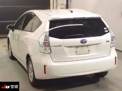 TOYOTA PRIUS ALPHA