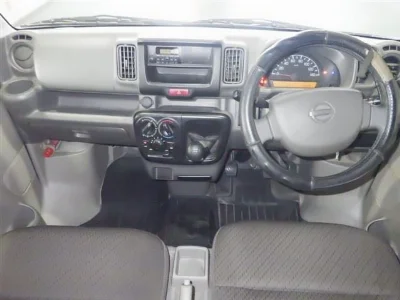 NISSAN CLIPPER VAN