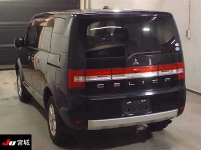 MITSUBISHI DELICA D5