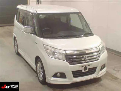 MITSUBISHI DELICA D2