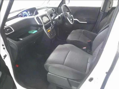 MITSUBISHI DELICA D2