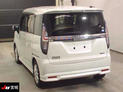 MITSUBISHI DELICA D2