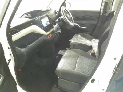 MITSUBISHI DELICA D2