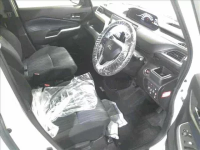 MITSUBISHI DELICA D2