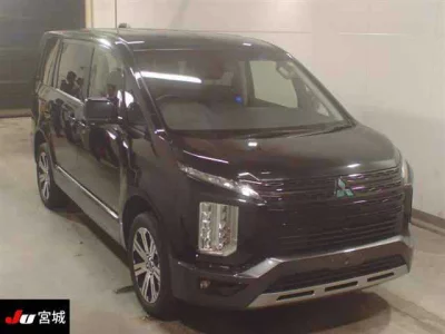 MITSUBISHI DELICA D5