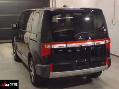 MITSUBISHI DELICA D5