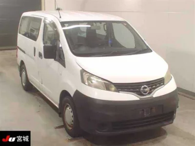 NISSAN NV200
