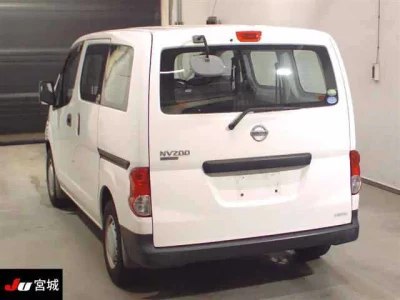 NISSAN NV200