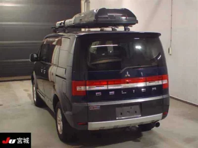MITSUBISHI DELICA D5
