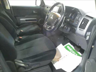 MITSUBISHI DELICA D5