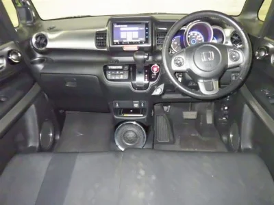 HONDA N BOX SLASH