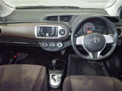 TOYOTA VITZ