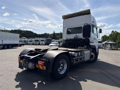NISSAN UD
