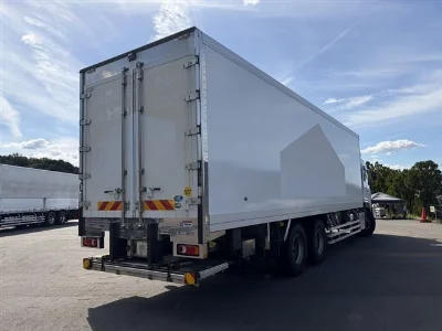 NISSAN UD