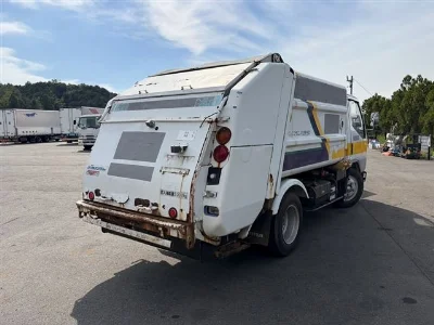 MITSUBISHI CANTER