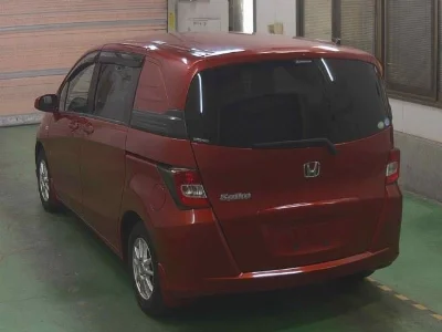 HONDA FREED SPIKE