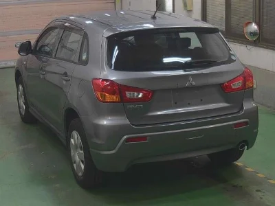 MITSUBISHI RVR