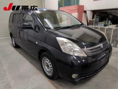TOYOTA ISIS