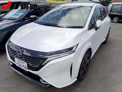 NISSAN AURA