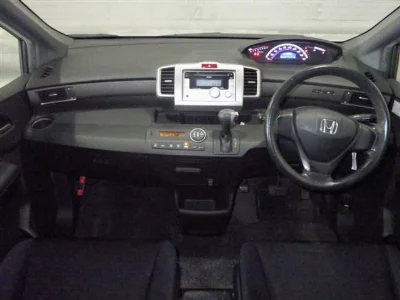 HONDA FREED SPIKE