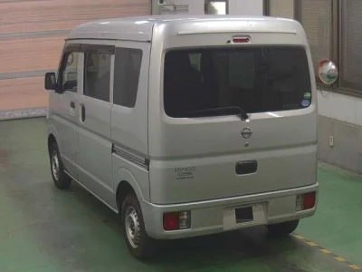 NISSAN CLIPPER VAN