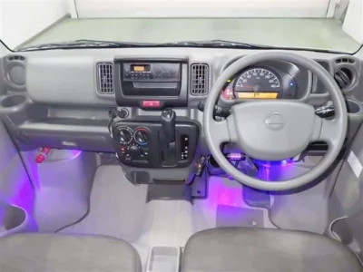 NISSAN CLIPPER VAN