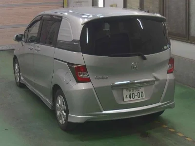 HONDA FREED SPIKE