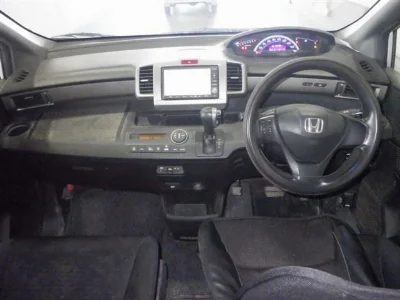 HONDA FREED SPIKE