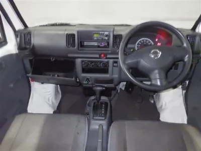 NISSAN CLIPPER VAN