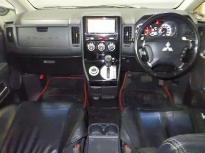 MITSUBISHI DELICA D5