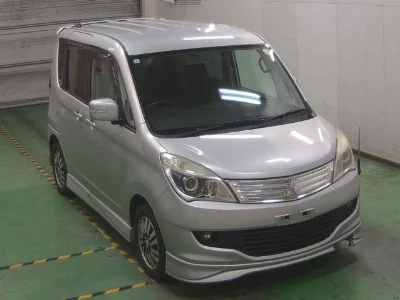 MITSUBISHI DELICA D2